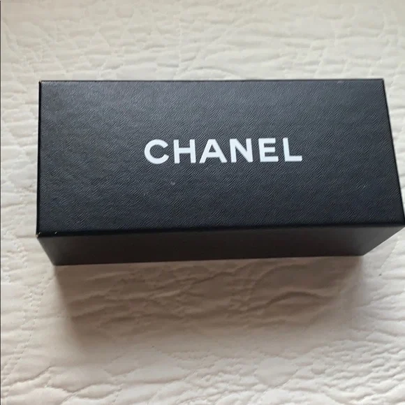 CHANEL Box and Booklet - Picture 4 of 8